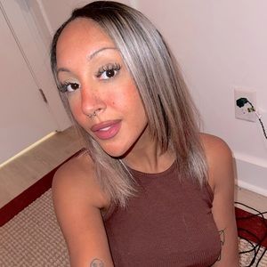 Meet your Posher, Denasia